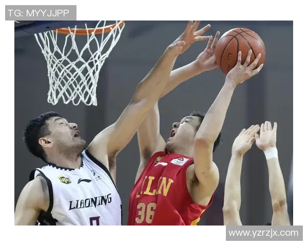 足球巨星挑战篮球赛场 技能对决引爆全场热血对抗